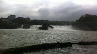 ...oder mit dem Mietwagen an den Rheinfall